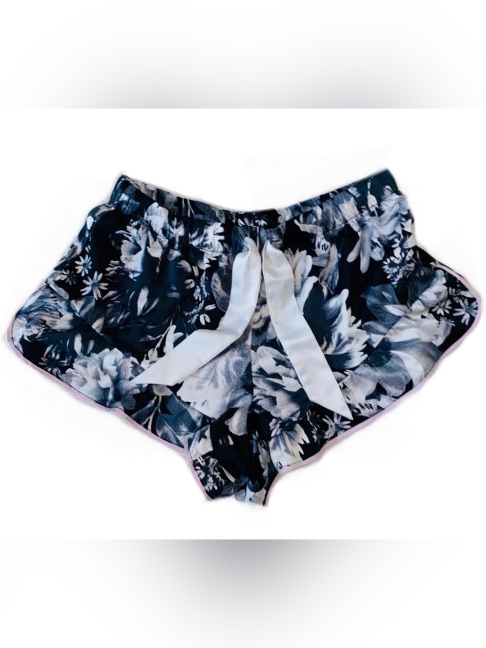 VGUC- Victoria's Secret Black & White Floral Sleep Short